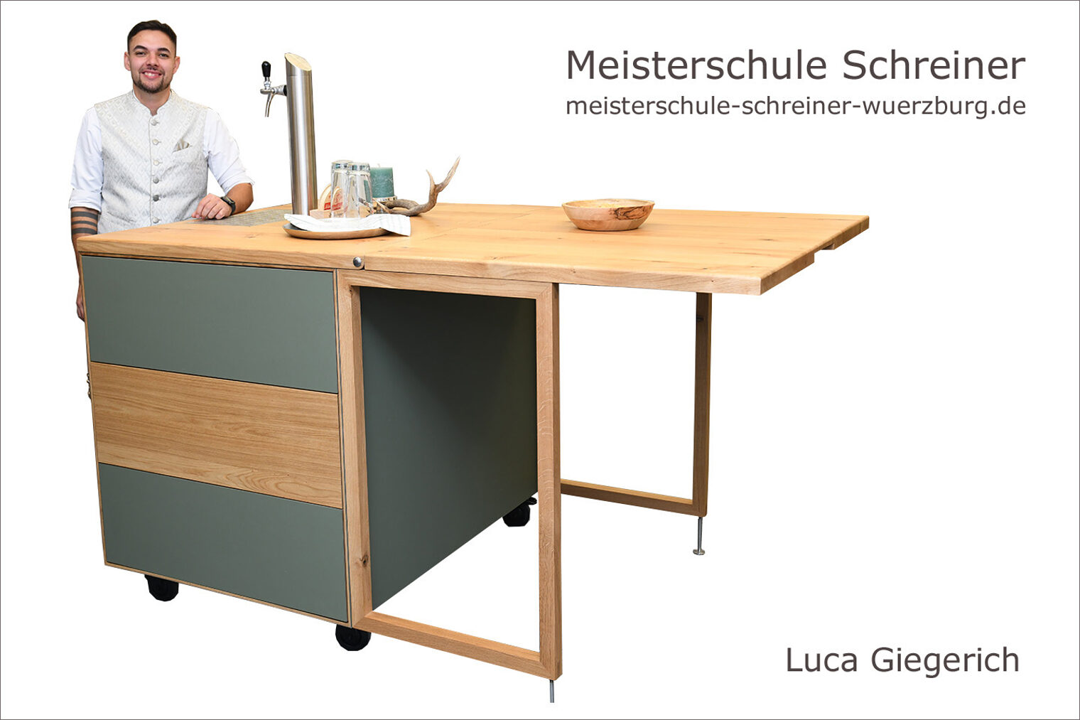 Porträt Luca Giegerich mit seinem mobilen Zapfhahntisch als Schreinermeisterstück