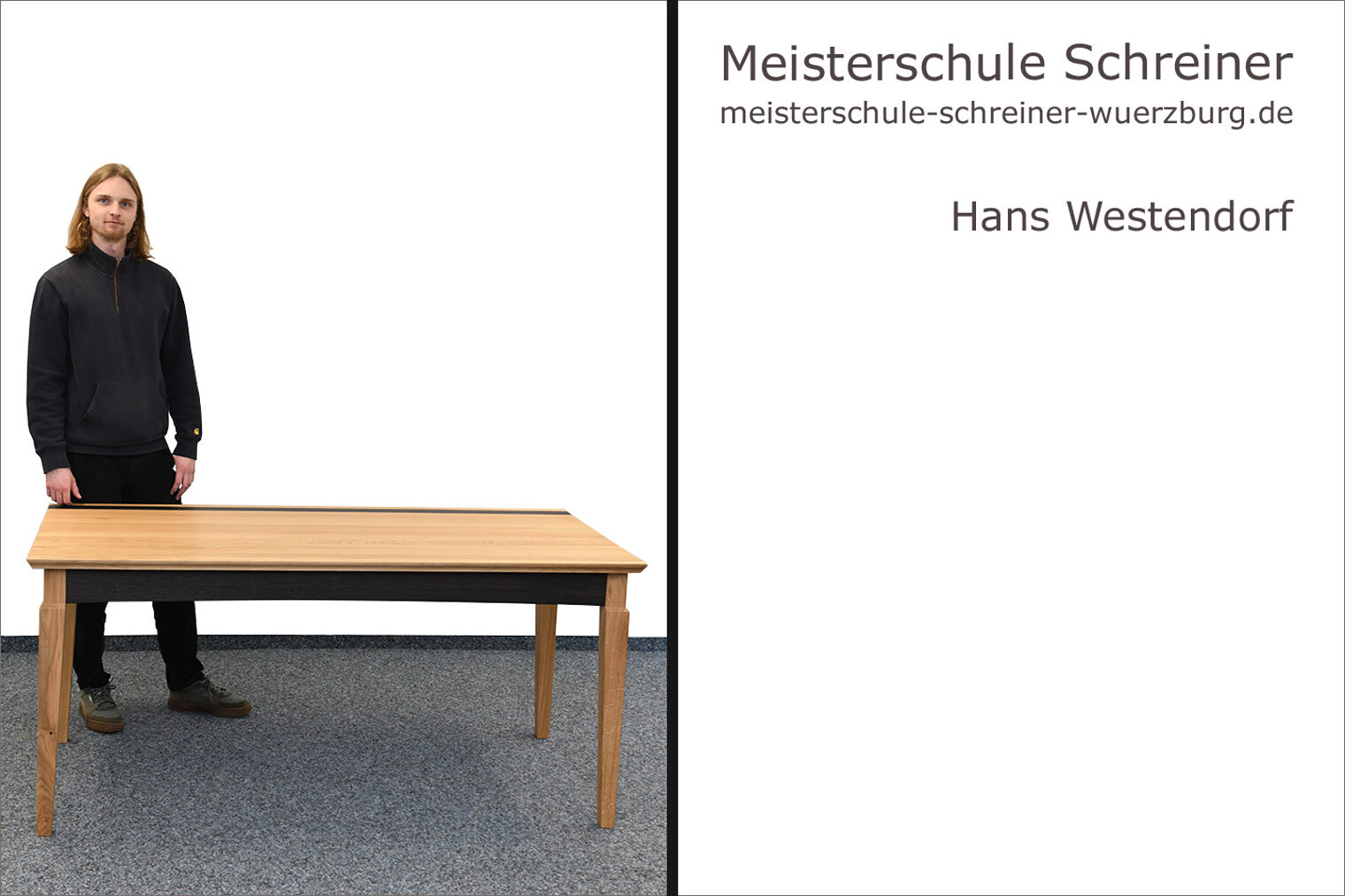 Porträt von Hans Westendorf mit seinem Schreinermeisterstück "prakTISCH".