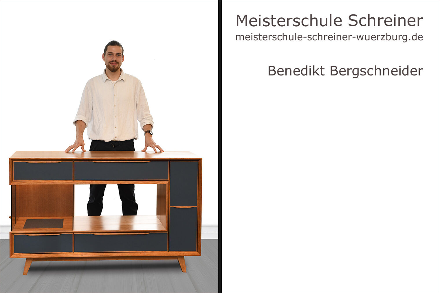 Porträt von Benedikt Bergschneider mit seinem Schreinermeisterstück "Barothek".