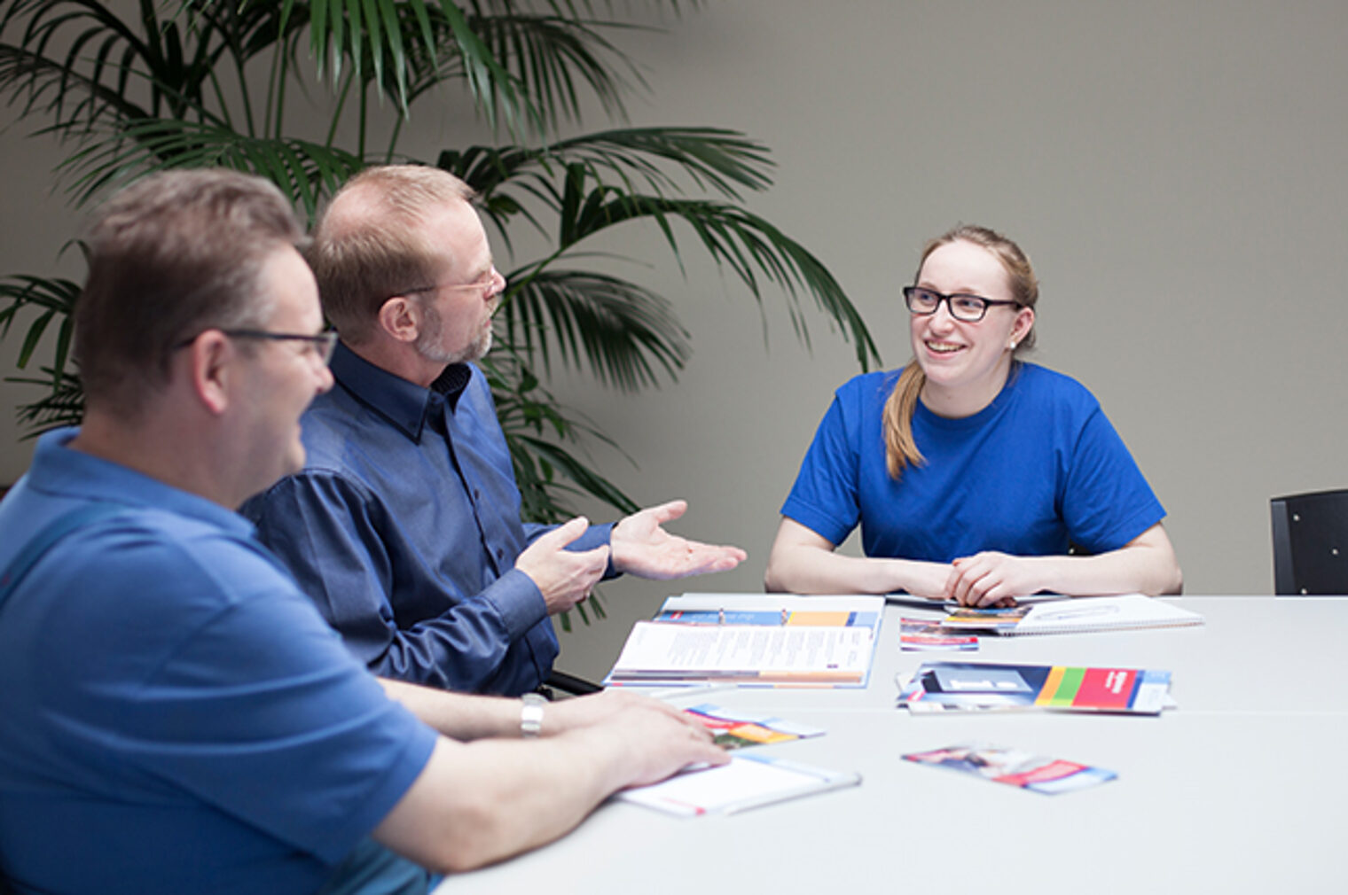 Auszubildende im Kundengespräch im Workshop Kommunikation für Azubis am Bildungszentrum Aschaffenburg